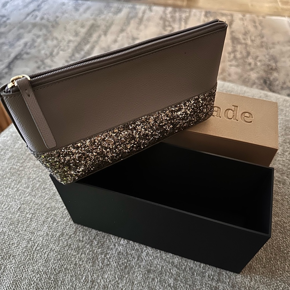 Kate Spade Little Shiloh Glitter Card Case – NWT – Includes Glitter Gift Box – S - Picture 7 of 13